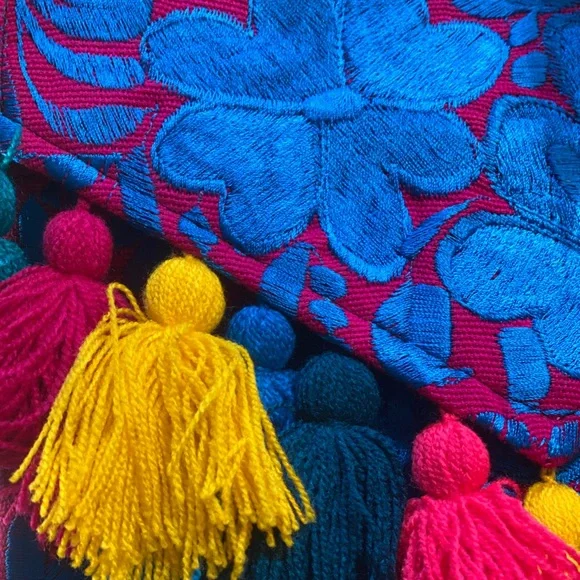 Tassled envelope clutch with zippered closure - Picture 7 of 11